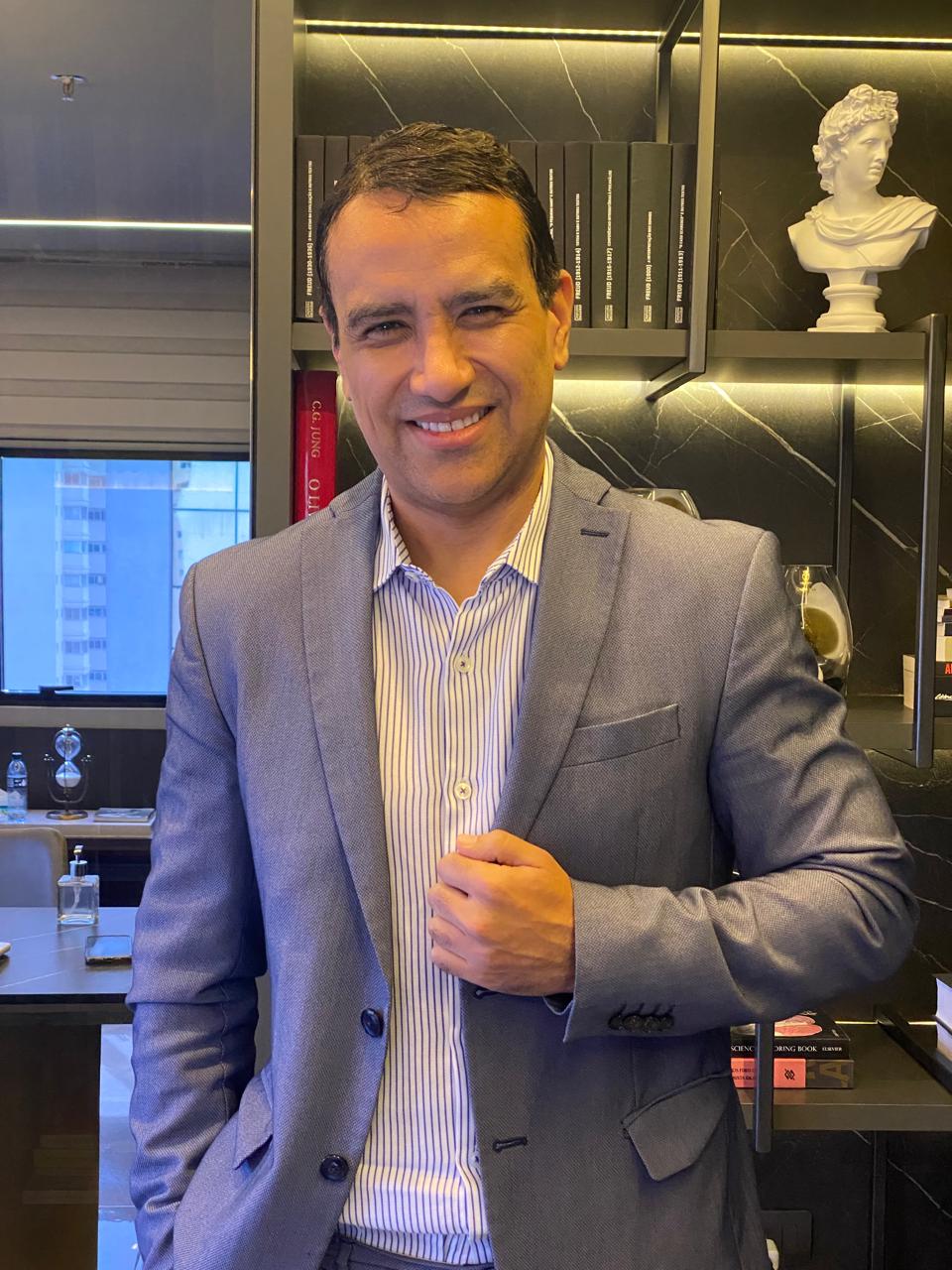 Dr. Rodrigo de Almeida Ramos